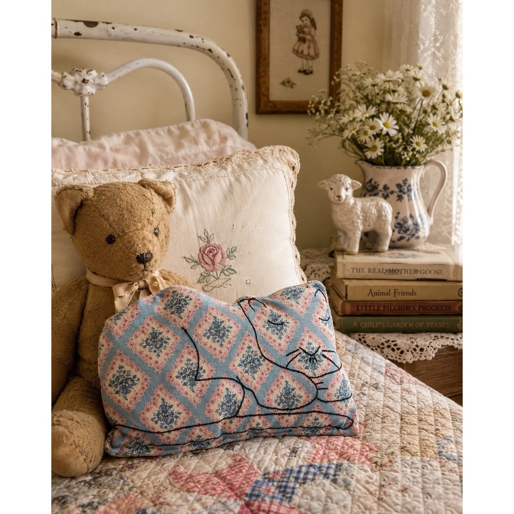 VTG Sleeping Cat Pillow Bean Bag Floral‎ Folk Art Primitive 13x8 Grannycore